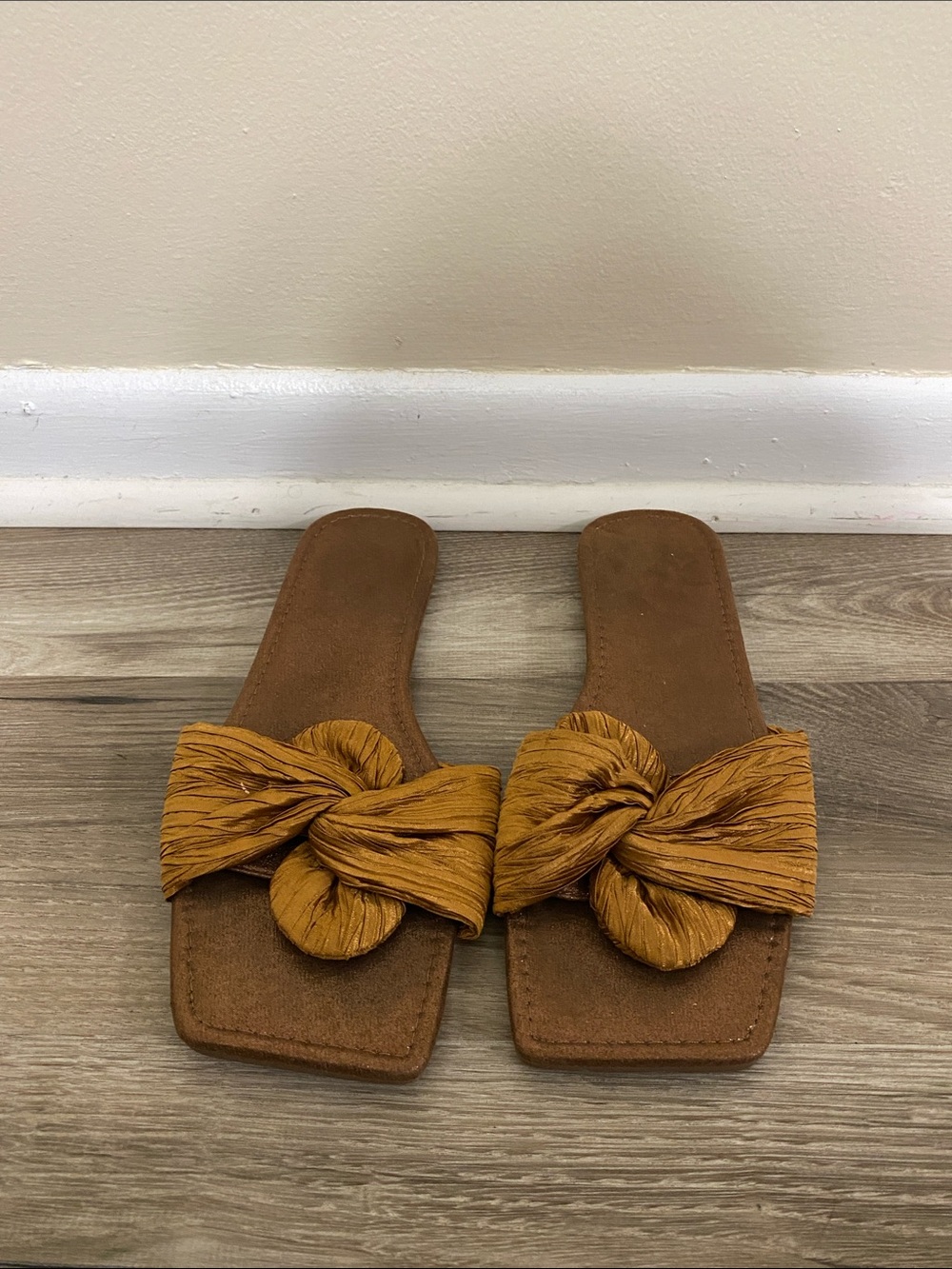 Women’s Mustard Knot Slide Sandals